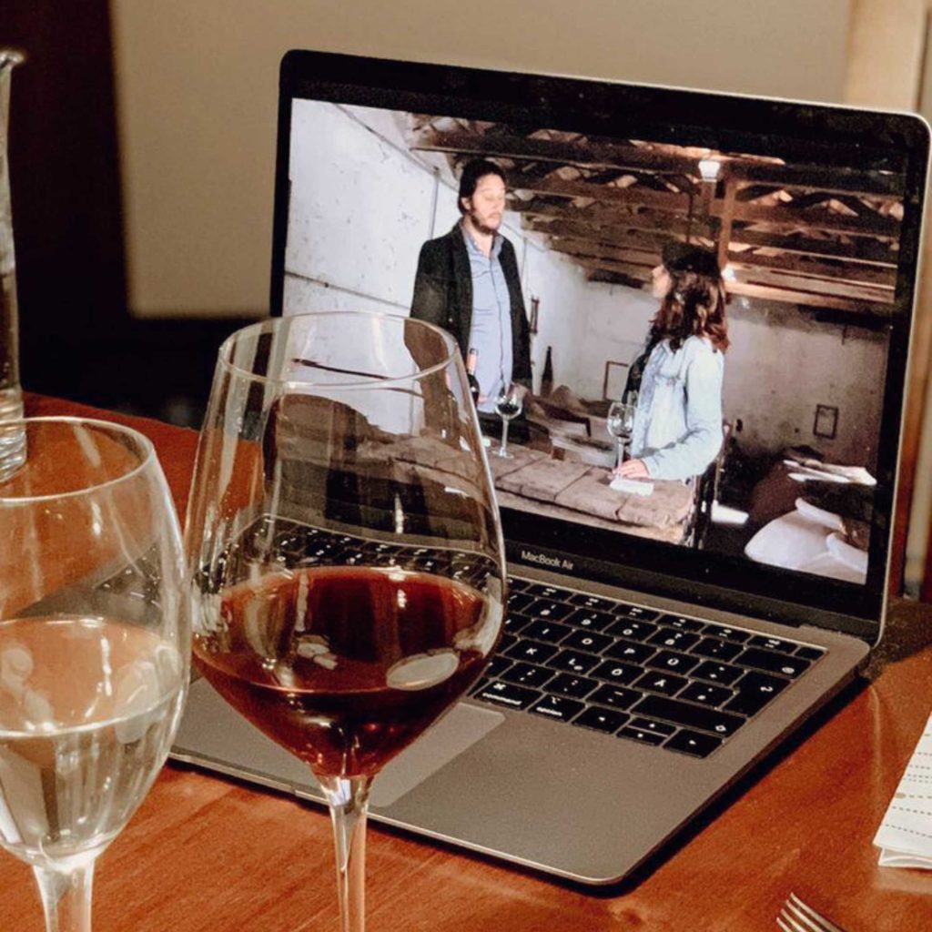 How does an online wine tasting work
